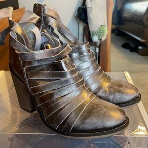 FREE PEOPLE: silver booties